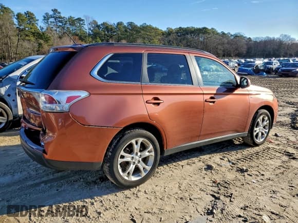 ✅ 2014 Mitsubishi Outlander GT • VIN: JA4JZ4AX2EZ604353 • Lot: 95490775. Listed on Copart with 93,842 mi. Free auction sales archive from the USA and detailed vehicle history report at DreamBid. Image 3.
