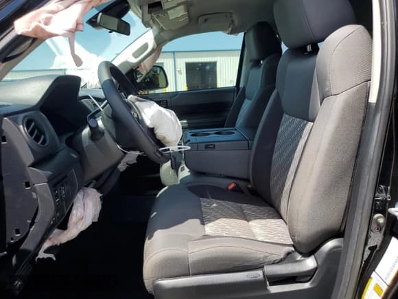 ✅ 2021 Toyota Tundra SR • VIN: 5TFRY5F13MX294102 • Lot: 65574985. Listed on Copart with 92,157 mi. Free auction sales archive from the USA and detailed vehicle history report at DreamBid. Image 7.