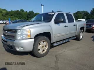 2011 Chevrolet Silverado 1500 LT z VIN 1GCPKSE36BF226017, wystawiony jako Copart lot #66334965 z przebiegiem 131 984 mil mil oraz Czysty tytuł • Clean title. Historia ofert i sprzedaży dostępna na DreamBid. Obrazek 1.