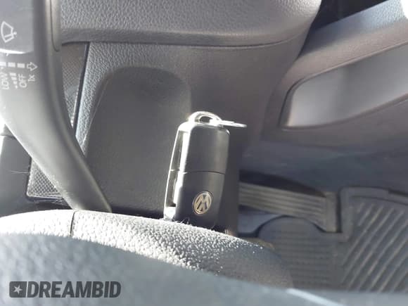 ✅ 2010 Volkswagen Jetta Limited Edition • VIN: 3VWRZ7AJ9AM037296 • Lot: 42565746. Listed on IAAI with 109,660 mi. Free auction sales archive from the USA and detailed vehicle history report at DreamBid. Image 11.