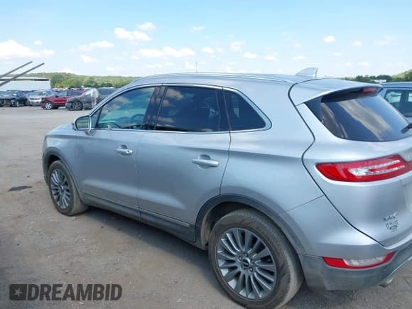 ✅ 2018 Lincoln MKC Reserve • VIN: 5LMTJ3DH7JUL31561 • Лот: 42953866. Опубликован ранее на IAAI с пробегом 54 954 миль. Бесплатный доступ к архиву аукционных продаж из США и подробный отчёт об истории автомобиля на DreamBid. Изображение 14.