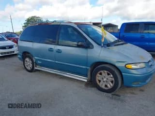 ✅ 1997 Dodge Caravan SE • VIN: 1B4GP45R2VB306392 • Lot: 41831324. Wystawiony na IAAI z przebiegiem Nie podano. Bezpłatny archiwum sprzedaży aukcyjnych z USA i szczegółowy raport historii pojazdu na DreamBid. Zdjęcie 1.
