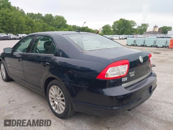 ✅ 2008 Mercury Milan Premier • VIN: 3MEHM08148R662808 • Lot: 42348431. Listed on IAAI with 221,808 mi. Free auction sales archive from the USA and detailed vehicle history report at DreamBid. Image 3.