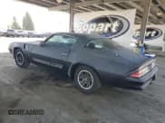✅ 1980 Chevrolet Camaro • VIN: 1P87HAL564084 • Lot: 63355185. Wystawiony na Copart z przebiegiem 38 078 mil. Bezpłatny archiwum sprzedaży aukcyjnych z USA i szczegółowy raport historii pojazdu na DreamBid. Zdjęcie 2.