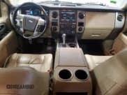 ✅ 2015 Ford Expedition Limited • VIN: 1FMJU2AT3FEF36607 • Lot: 82162245. Wystawiony na Copart z przebiegiem 160 540 mil. Bezpłatny archiwum sprzedaży aukcyjnych z USA i szczegółowy raport historii pojazdu na DreamBid. Zdjęcie 8.