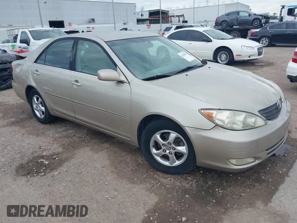 ✅ 2004 Toyota Camry LE • VIN: 4T1BE32K84U861432 • Lot: 42570803. Wystawiony na IAAI z przebiegiem 226 690 mil. Bezpłatny archiwum sprzedaży aukcyjnych z USA i szczegółowy raport historii pojazdu na DreamBid. Zdjęcie 1.