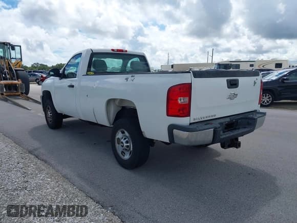 ✅ 2013 Chevrolet Silverado 2500HD Work Truck • VIN: 1GC0CVCG7DF156942 • Lot: 42725390. Wystawiony na IAAI z przebiegiem 177 154 mil. Bezpłatny archiwum sprzedaży aukcyjnych z USA i szczegółowy raport historii pojazdu na DreamBid. Zdjęcie 3.