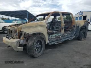 ✅ 2019 Chevrolet Silverado 1500 RST • VIN: 1GCUYEED1KZ134288 • Lot: 82211675. Wystawiony na Copart z przebiegiem Nie podano. Bezpłatny archiwum sprzedaży aukcyjnych z USA i szczegółowy raport historii pojazdu na DreamBid. Zdjęcie 1.