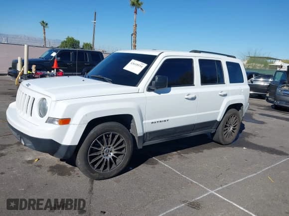 ✅ 2016 Jeep Patriot Sport • VIN: 1C4NJPBB4GD652262 • Лот: 43618934. Опубликован ранее на IAAI с пробегом 124 272 миль. Бесплатный доступ к архиву аукционных продаж из США и подробный отчёт об истории автомобиля на DreamBid. Изображение 12.
