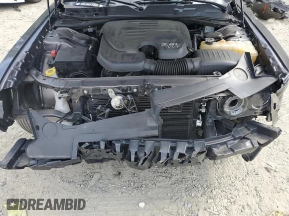 ✅ 2017 Dodge Challenger SXT • VIN: 2C3CDZAG2HH666029 • Lot: 62289374. Wystawiony na Copart z przebiegiem 77 735 mil. Bezpłatny archiwum sprzedaży aukcyjnych z USA i szczegółowy raport historii pojazdu na DreamBid. Zdjęcie 11.