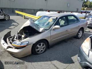 ✅ 2000 Honda Accord SE • VIN: 1HGCG6698YA087462 • Лот: 80246255. Опубликован ранее на Copart с пробегом Не указан. Бесплатный доступ к архиву аукционных продаж из США и подробный отчёт об истории автомобиля на DreamBid. Изображение 1.