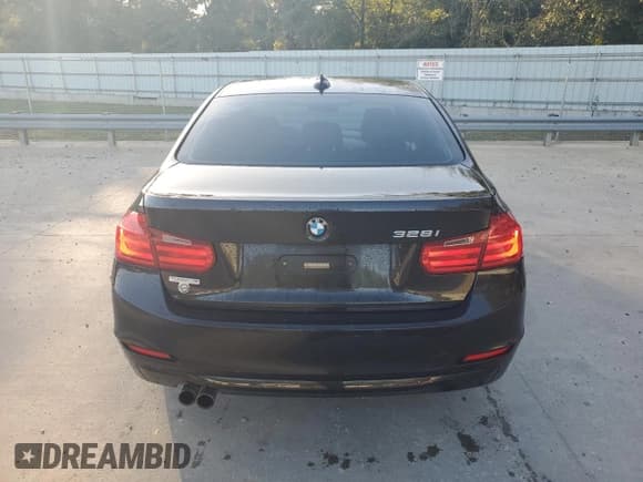✅ 2013 BMW 3 Series 328i • VIN: WBA3A5G58DNP23237 • Lot: 83877555. Listed on Copart with 136,326 mi. Free auction sales archive from the USA and detailed vehicle history report at DreamBid. Image 6.