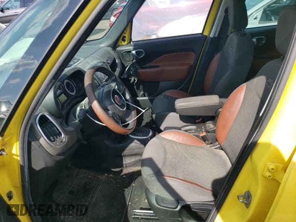 ✅ 2014 FIAT 500L Trekking • VIN: ZFBCFADH2EZ023643 • Lot: 61457174. Listed on Copart with 84,309 mi. Free auction sales archive from the USA and detailed vehicle history report at DreamBid. Image 7.