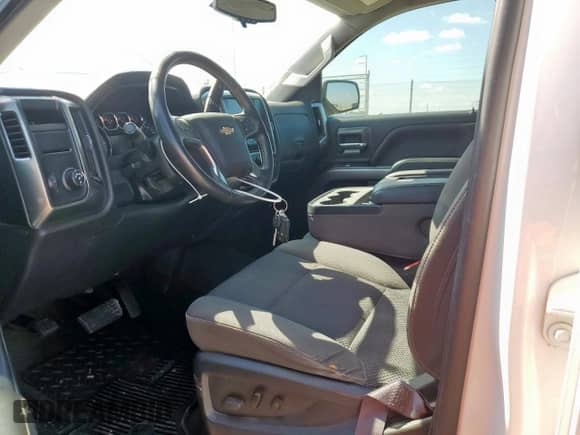 2017 Chevrolet Silverado 1500 LT z VIN 3GCPCREC0HG451658, wystawiony jako Copart lot #86116075 z przebiegiem 143 278 mil mil oraz Szkoda całkowita • Salvage title. Historia ofert i sprzedaży dostępna na DreamBid. Obrazek 7.