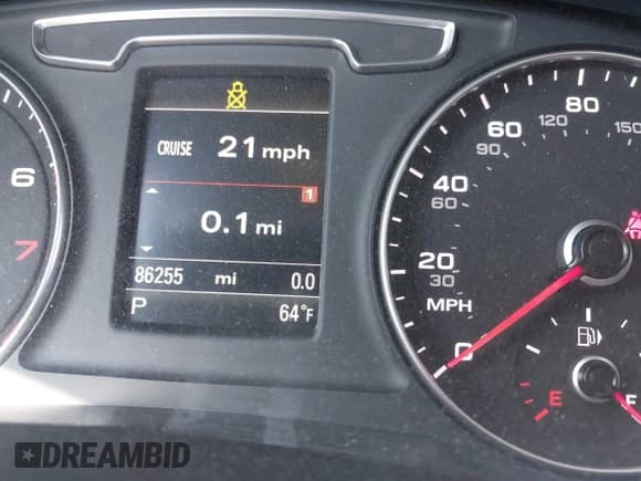 ✅ 2018 Audi Q3 Premium Plus • VIN: WA1JCCFS5JR026980 • Лот: 43168665. Опубликован ранее на IAAI с пробегом 86 255 миль. Бесплатный доступ к архиву аукционных продаж из США и подробный отчёт об истории автомобиля на DreamBid. Изображение 7.