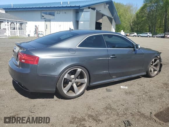✅ 2014 Audi RS 5 • VIN: WUAC6AFR1EA900269 • Lot: 53748354. Wystawiony na Copart z przebiegiem 81 239 mil. Bezpłatny archiwum sprzedaży aukcyjnych z USA i szczegółowy raport historii pojazdu na DreamBid. Zdjęcie 3.