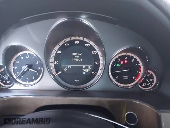 ✅ 2011 Mercedes-Benz E 550 Luxury • VIN: WDDHF7CB5BA266432 • Lot: 43367750. Listed on IAAI with 194,908 mi. Free auction sales archive from the USA and detailed vehicle history report at DreamBid. Image 7.