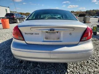 ✅ 2001 Ford Taurus SES • VIN: 1FAFP55U01A223073 • Lot: 91690225. Wystawiony na Copart z przebiegiem 210 146 mil. Bezpłatny archiwum sprzedaży aukcyjnych z USA i szczegółowy raport historii pojazdu na DreamBid. Zdjęcie 6.