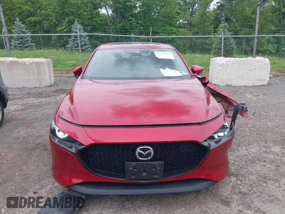 ✅ 2019 Mazda 3 • VIN: JM1BPALM9K1105772 • Лот: 42350918. Опубликован ранее на IAAI с пробегом 53 931 миль. Бесплатный доступ к архиву аукционных продаж из США и подробный отчёт об истории автомобиля на DreamBid. Изображение 12.