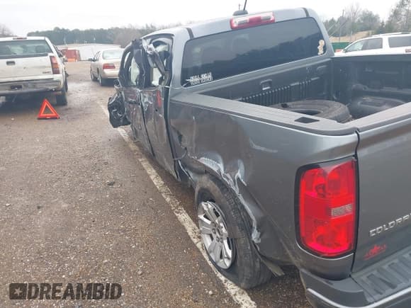 ✅ 2020 Chevrolet Colorado 2WD LT • VIN: 1GCGSCEN9L1123390 • Lot: 41640837. Listed on IAAI with 244,690 mi. Free auction sales archive from the USA and detailed vehicle history report at DreamBid. Image 19.