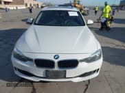 ✅ 2013 BMW 3 Series 328i xDrive • VIN: WBA3B5G54DNP40324 • Lot: 41702014. Wystawiony na IAAI z przebiegiem 126 932 mil. Bezpłatny archiwum sprzedaży aukcyjnych z USA i szczegółowy raport historii pojazdu na DreamBid. Zdjęcie 12.