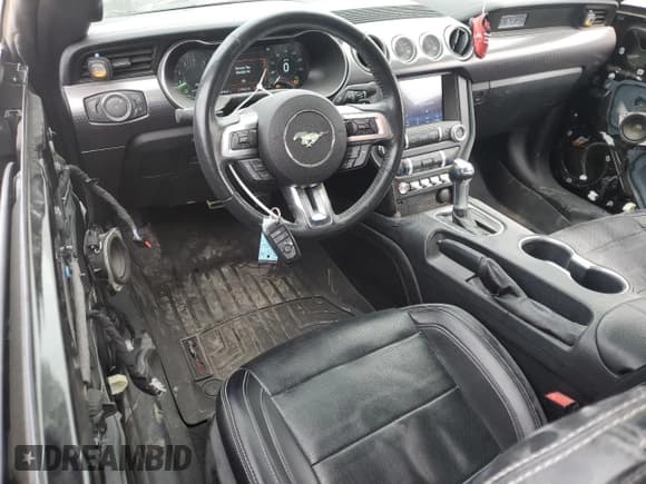 ✅ 2020 Ford Mustang EcoBoost Premium • VIN: 1FA6P8TD8L5127031 • Lot: 85312375. Wystawiony na Copart z przebiegiem 53 978 mil. Bezpłatny archiwum sprzedaży aukcyjnych z USA i szczegółowy raport historii pojazdu na DreamBid. Zdjęcie 8.