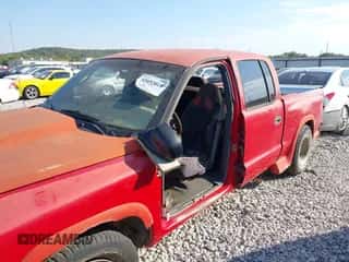 2000 Dodge Dakota Sport z VIN 1B7GL2AX4YS716073, wystawiony jako IAAI lot #43452019 z przebiegiem 159 488 mil mil oraz . Historia ofert i sprzedaży dostępna na DreamBid. Obrazek 6.