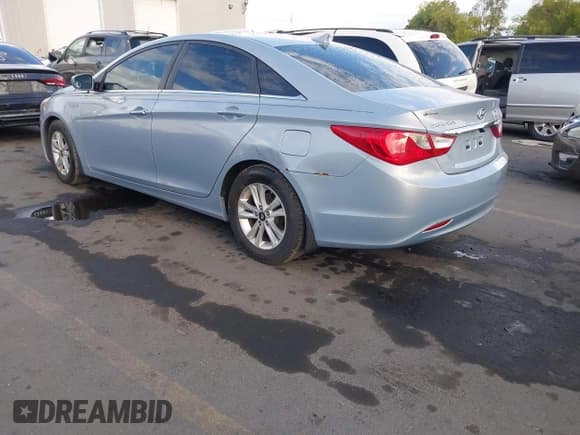 ✅ 2011 Hyundai Sonata GLS • VIN: 5NPEB4AC9BH112835 • Lot: 43268601. Listed on IAAI with 166,334 mi. Free auction sales archive from the USA and detailed vehicle history report at DreamBid. Image 3.