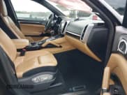 ✅ 2016 Porsche Cayenne • VIN: WP1AA2A24GKA36252 • Lot: 43051331. Wystawiony na IAAI z przebiegiem 95 055 mil. Bezpłatny archiwum sprzedaży aukcyjnych z USA i szczegółowy raport historii pojazdu na DreamBid. Zdjęcie 5.