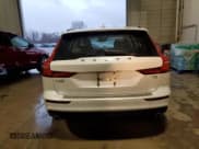 ✅ 2020 Volvo V60 Momentum • VIN: YV1102EK0L2398338 • Лот: 46629835. Опубликован ранее на Copart с пробегом 103 758 миль. Бесплатный доступ к архиву аукционных продаж из США и подробный отчёт об истории автомобиля на DreamBid. Изображение 6.