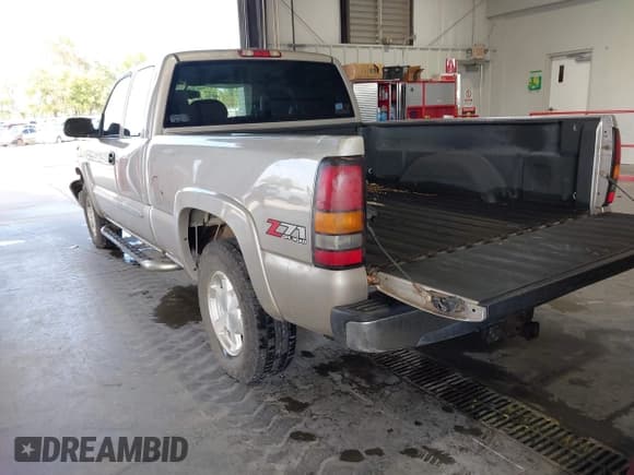 ✅ 2004 GMC Sierra 1500 SLE • VIN: 1GTEK19T14E285173 • Лот: 43425197. Опубликован ранее на IAAI с пробегом 242 778 миль. Бесплатный доступ к архиву аукционных продаж из США и подробный отчёт об истории автомобиля на DreamBid. Изображение 3.