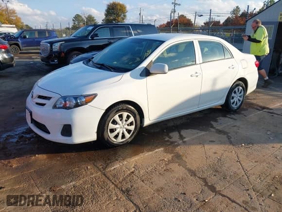 ✅ 2012 Toyota Corolla L • VIN: 2T1BU4EE9CC870056 • Lot: 43628181. Wystawiony na IAAI z przebiegiem 174 732 mil. Bezpłatny archiwum sprzedaży aukcyjnych z USA i szczegółowy raport historii pojazdu na DreamBid. Zdjęcie 18.