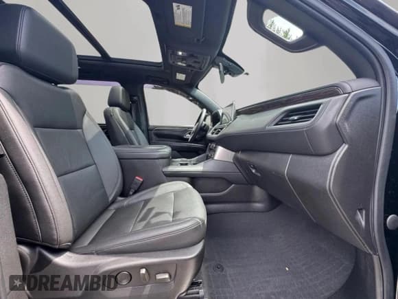 ✅ 2022 Chevrolet Suburban LT • VIN: 1GNSKCKD8NR102970 • Лот: 92724845. Опубликован ранее на Copart с пробегом 195 759 миль. Бесплатный доступ к архиву аукционных продаж из США и подробный отчёт об истории автомобиля на DreamBid. Изображение 5.