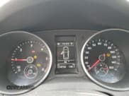 ✅ 2013 Volkswagen Golf TDI • VIN: WVWDM7AJ5DW057173 • Lot: 91008595. Wystawiony na Copart z przebiegiem 174 156 mil. Bezpłatny archiwum sprzedaży aukcyjnych z USA i szczegółowy raport historii pojazdu na DreamBid. Zdjęcie 9.