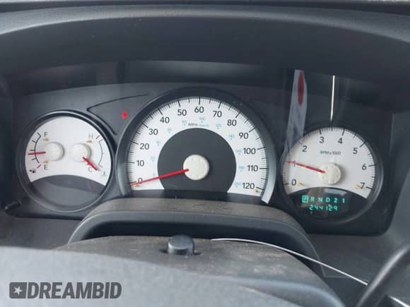 2008 Dodge Dakota SXT z VIN 1D7HW38K48S522497, wystawiony jako IAAI lot #42104761 z przebiegiem 244 129 mil mil oraz . Historia ofert i sprzedaży dostępna na DreamBid. Obrazek 7.