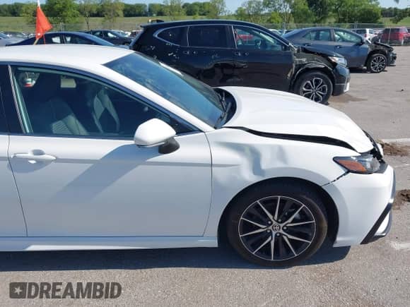 2023 Toyota Camry Hybrid SE с VIN 4T1G31AK4PU611160, выставлен на аукционе IAAI как лот 42546998 с пробегом 88 852 миль миль и . История ставок и продаж доступна на DreamBid. Изображение 19.