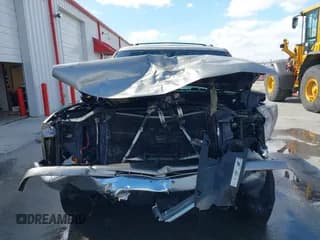 ✅ 2001 Chevrolet Suburban LT • VIN: 3GNFK16T51G150752 • Лот: 41864072. Опубликован ранее на IAAI с пробегом 369 548 миль. Бесплатный доступ к архиву аукционных продаж из США и подробный отчёт об истории автомобиля на DreamBid. Изображение 6.