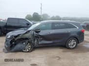 ✅ 2017 Kia Sorento L • VIN: 5XYPG4A38HG221720 • Лот: 42982339. Опубликован ранее на IAAI с пробегом 140 000 миль. Бесплатный доступ к архиву аукционных продаж из США и подробный отчёт об истории автомобиля на DreamBid. Изображение 15.
