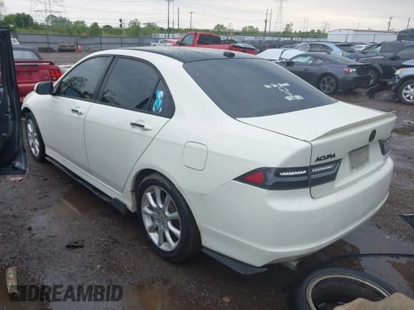 ✅ 2008 Acura TSX • VIN: JH4CL96848C020220 • Lot: 42146463. Listed on IAAI with 172,345 mi. Free auction sales archive from the USA and detailed vehicle history report at DreamBid. Image 3.