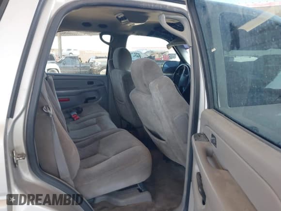 ✅ 2005 Chevrolet Tahoe LT • VIN: 1GNEK13T35R243047 • Lot: 42101652. Wystawiony na IAAI z przebiegiem 216 632 mil. Bezpłatny archiwum sprzedaży aukcyjnych z USA i szczegółowy raport historii pojazdu na DreamBid. Zdjęcie 8.