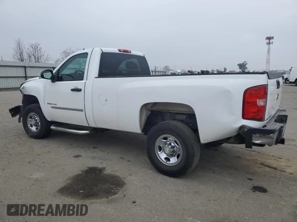 ✅ 2007 Chevrolet Silverado 2500HD Work Truck • VIN: 1GCHC24K77E511753 • Лот: 85753074. Опубликован ранее на Copart с пробегом 116 728 миль. Бесплатный доступ к архиву аукционных продаж из США и подробный отчёт об истории автомобиля на DreamBid. Изображение 2.