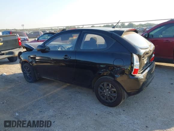 ✅ 2007 Hyundai Accent GS • VIN: KMHCM36CX7U019092 • Lot: 43435565. Wystawiony na IAAI z przebiegiem 239 297 mil. Bezpłatny archiwum sprzedaży aukcyjnych z USA i szczegółowy raport historii pojazdu na DreamBid. Zdjęcie 3.