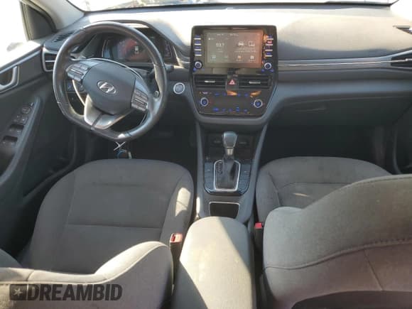 ✅ 2020 Hyundai Ioniq SE • VIN: KMHC75LCXLU186621 • Lot: 76201674. Wystawiony na Copart z przebiegiem 83 171 mil. Bezpłatny archiwum sprzedaży aukcyjnych z USA i szczegółowy raport historii pojazdu na DreamBid. Zdjęcie 8.