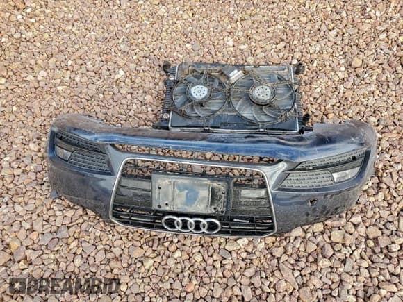 ✅ 2015 Audi A5 Premium • VIN: WAUCFAFR4FA057065 • Лот: 92246055. Опубликован ранее на Copart с пробегом 75 391 миль. Бесплатный доступ к архиву аукционных продаж из США и подробный отчёт об истории автомобиля на DreamBid. Изображение 12.