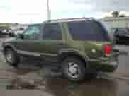 2001 Chevrolet Blazer LT z VIN 1GNDT13W21K240291, wystawiony jako Copart lot #76192674 z przebiegiem 227 111 mil mil oraz Szkoda całkowita • Salvage title. Historia ofert i sprzedaży dostępna na DreamBid. Obrazek 2.