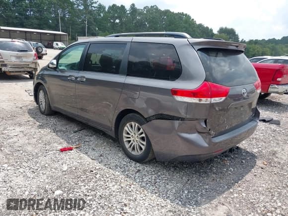 ✅ 2012 Toyota Sienna XLE AAS • VIN: 5TDYK3DC3CS218373 • Лот: 43035982. Опубликован ранее на IAAI с пробегом 155 533 миль. Бесплатный доступ к архиву аукционных продаж из США и подробный отчёт об истории автомобиля на DreamBid. Изображение 3.