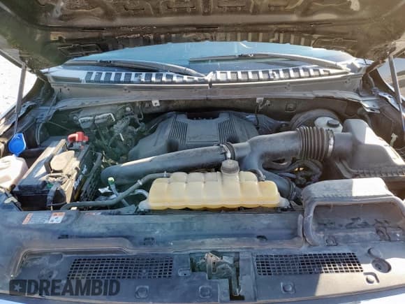 ✅ 2018 Ford Expedition XLT • VIN: 1FMJU1HT8JEA15519 • Lot: 85301665. Listed on Copart with 134,380 mi. Free auction sales archive from the USA and detailed vehicle history report at DreamBid. Image 12.