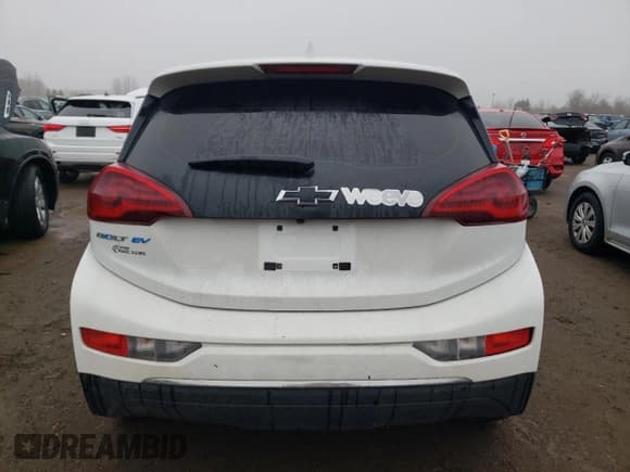 ✅ 2017 Chevrolet Bolt EV LT • VIN: 1G1FW6S03H4186560 • Lot: 83158134. Wystawiony na Copart z przebiegiem 360 544 mil. Bezpłatny archiwum sprzedaży aukcyjnych z USA i szczegółowy raport historii pojazdu na DreamBid. Zdjęcie 6.