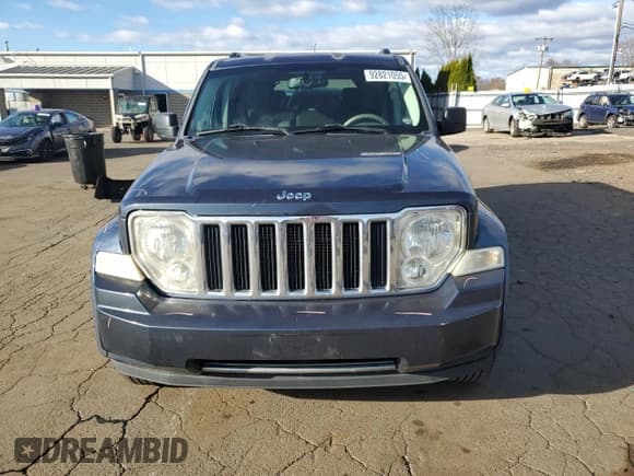 ✅ 2008 Jeep Liberty Limited • VIN: 1J8GN58K98W274107 • Lot: 92821055. Listed on Copart with 143,156 mi. Free auction sales archive from the USA and detailed vehicle history report at DreamBid. Image 5.