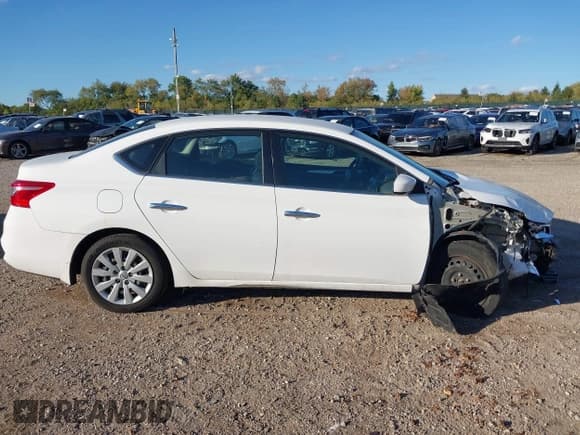 ✅ 2016 Nissan Sentra SV • VIN: 3N1AB7AP2GY322323 • Lot: 43417325. Listed on IAAI with 109,925 mi. Free auction sales archive from the USA and detailed vehicle history report at DreamBid. Image 13.